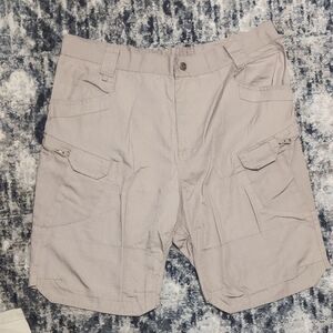 Men's Tan Cargo Shorts